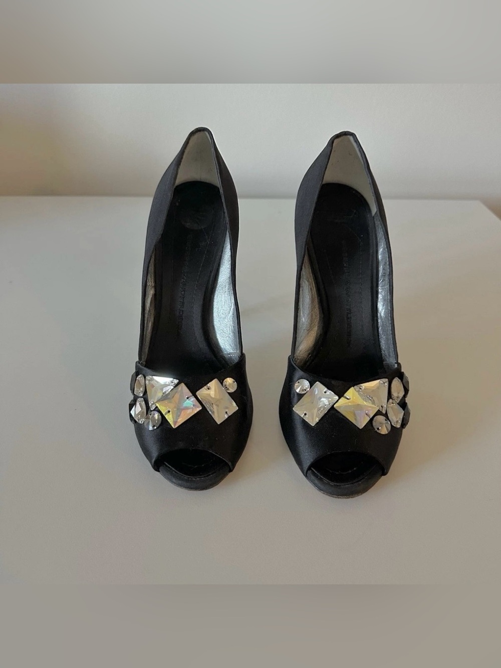 Y2K Giuseppe Zanotti Jewel Rhinestone Crystal Pumps Black Peep 39 9 Heels Satin
